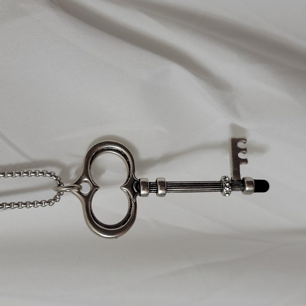 Chico's BRAND NEW key pendant necklace